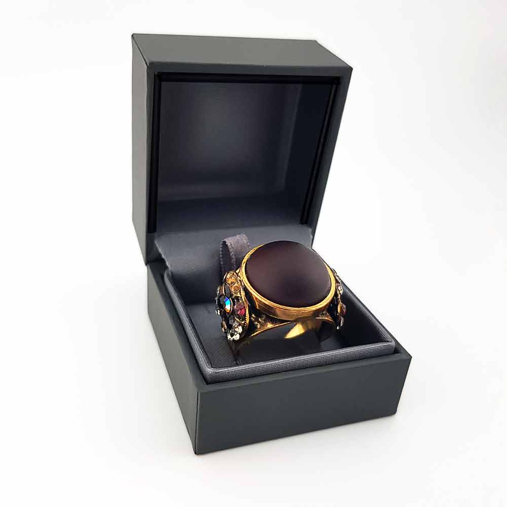 photo de produit de bague vintage - par X-Marques - stratégie de communication